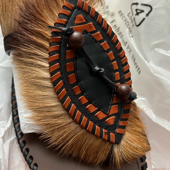 🤍New Tory Burch Phoenix Open Toe Natural Fur Sandals🤍 - Picture 6 of 9